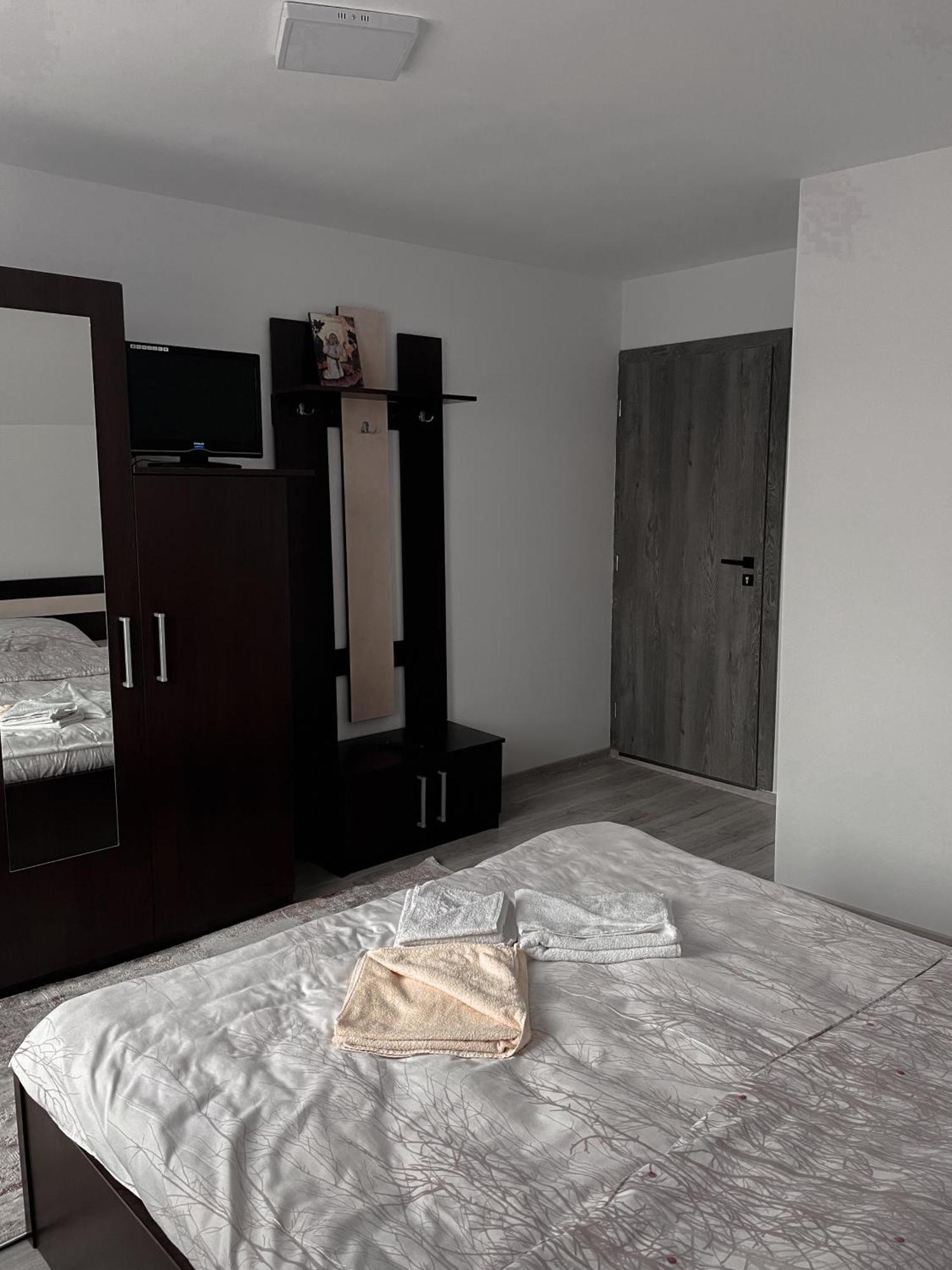 Casuta Cu Dumbrava Homestay *